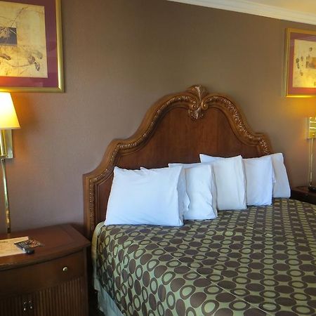 American Inn Stockton Zewnętrze zdjęcie