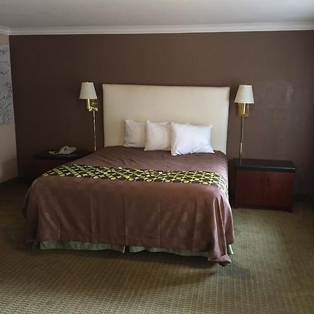 American Inn Stockton Zewnętrze zdjęcie