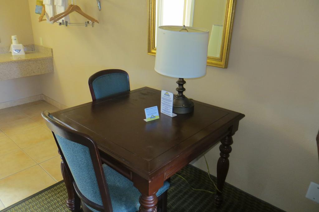 American Inn Stockton Zewnętrze zdjęcie