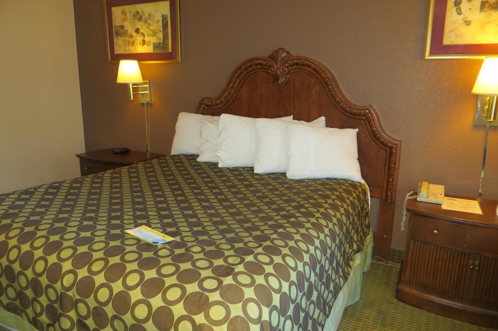 American Inn Stockton Zewnętrze zdjęcie
