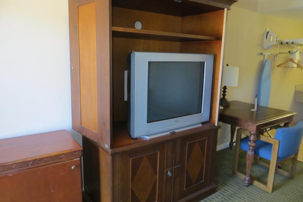 American Inn Stockton Zewnętrze zdjęcie
