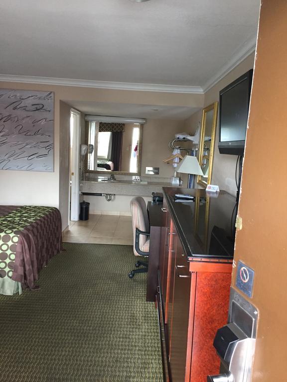 American Inn Stockton Zewnętrze zdjęcie