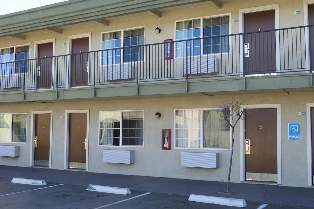 American Inn Stockton Zewnętrze zdjęcie