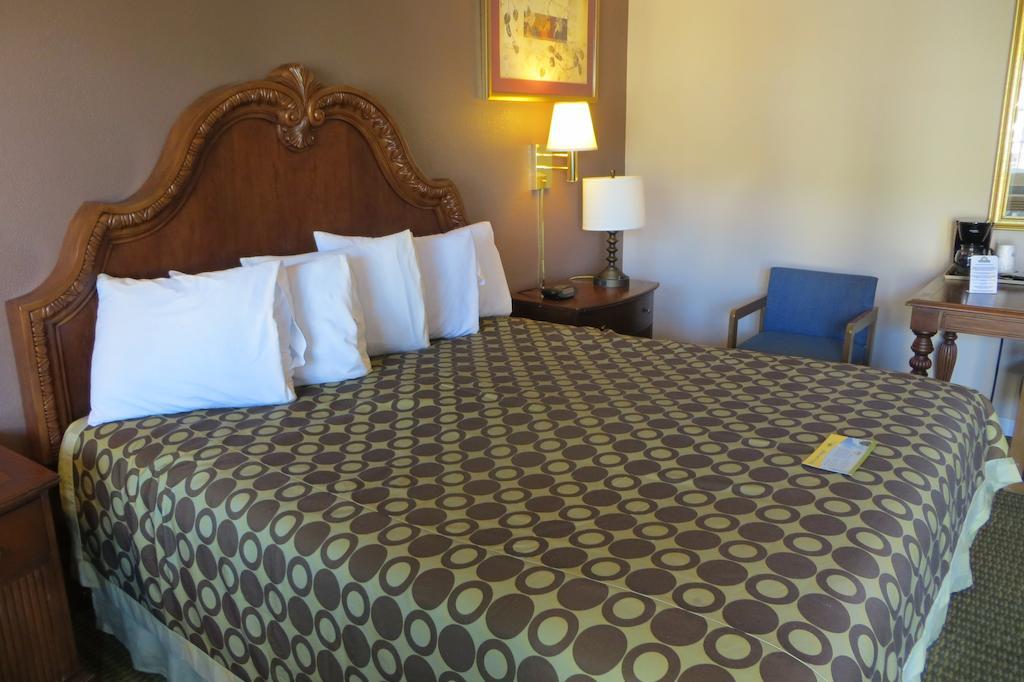 American Inn Stockton Zewnętrze zdjęcie