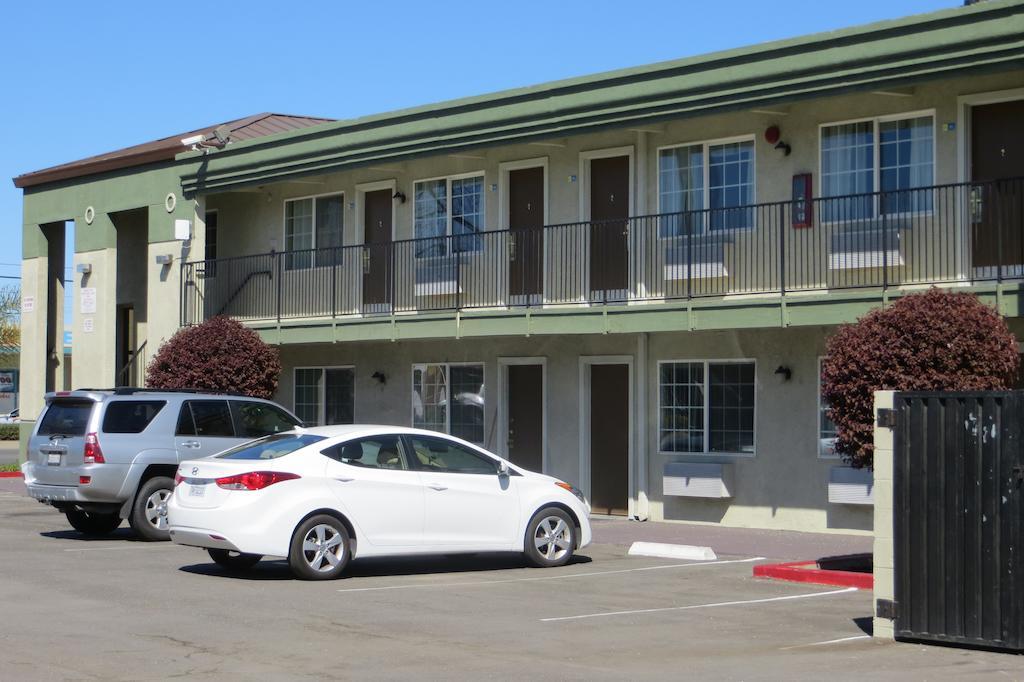American Inn Stockton Zewnętrze zdjęcie